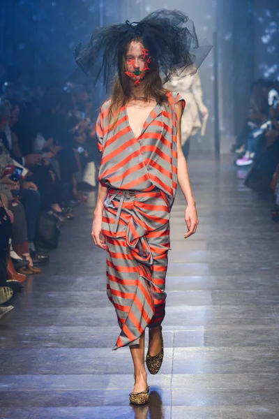 Look 23